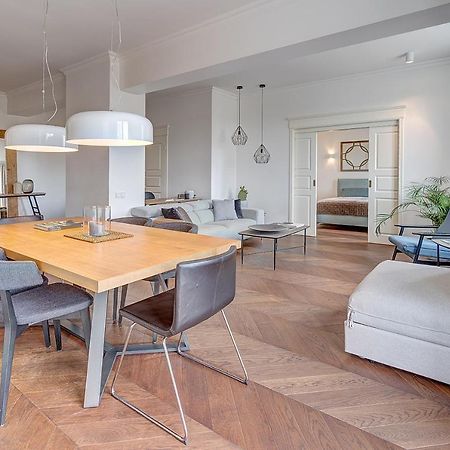 Vilnius Apartments & Suites - Gedimino Avenue Bagian luar foto