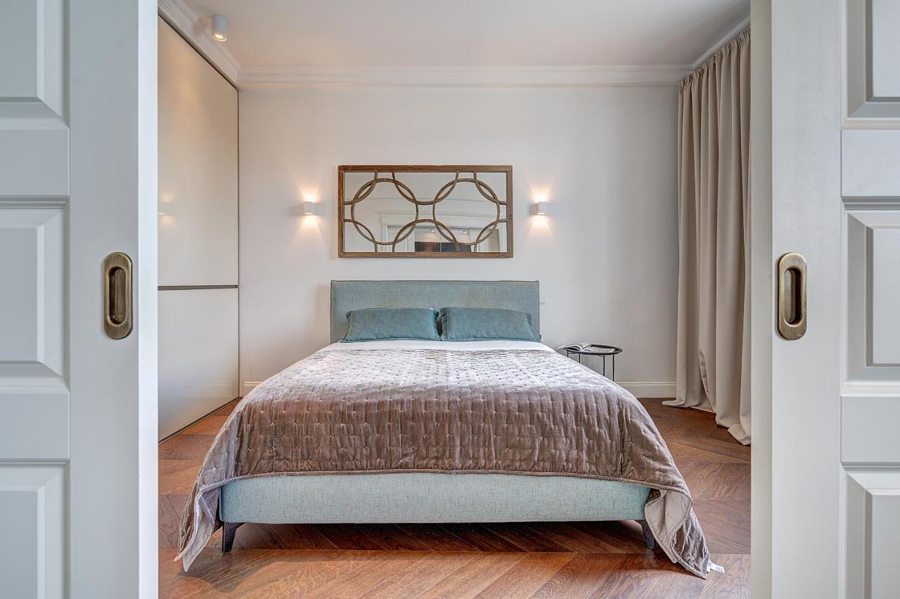 Vilnius Apartments & Suites - Gedimino Avenue Bagian luar foto
